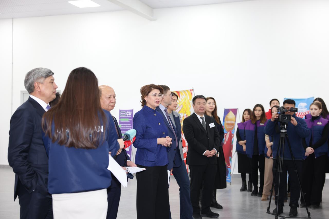 جالپىۇلتتىق كواليتسيا وكىلدەرى «شين-لاين» ۇجىمىمەن كەزدەستى