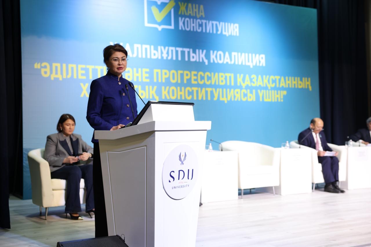 ايدا بالاەۆا: جاڭا كونستيتۋتسيا ءسوز بوستاندىعىنا جانە عىلىمي, تەحنيكالىق, كوركەم شىعارماشىلىق ەركىندىككە كەپىلدىك بەرەدى