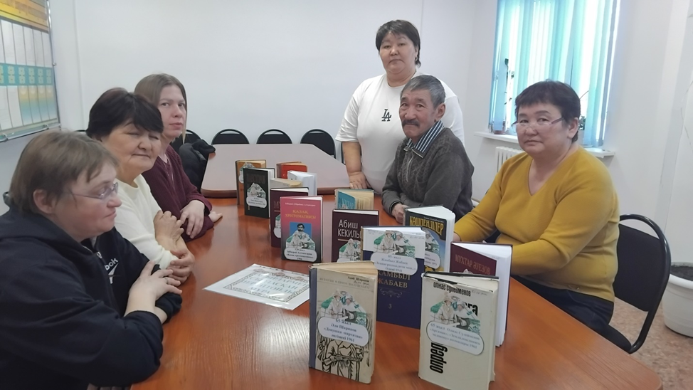 جىلجىمالى كىتاپ كورمەسىنە قانداي شىعارمالار ۇسىنىلدى؟