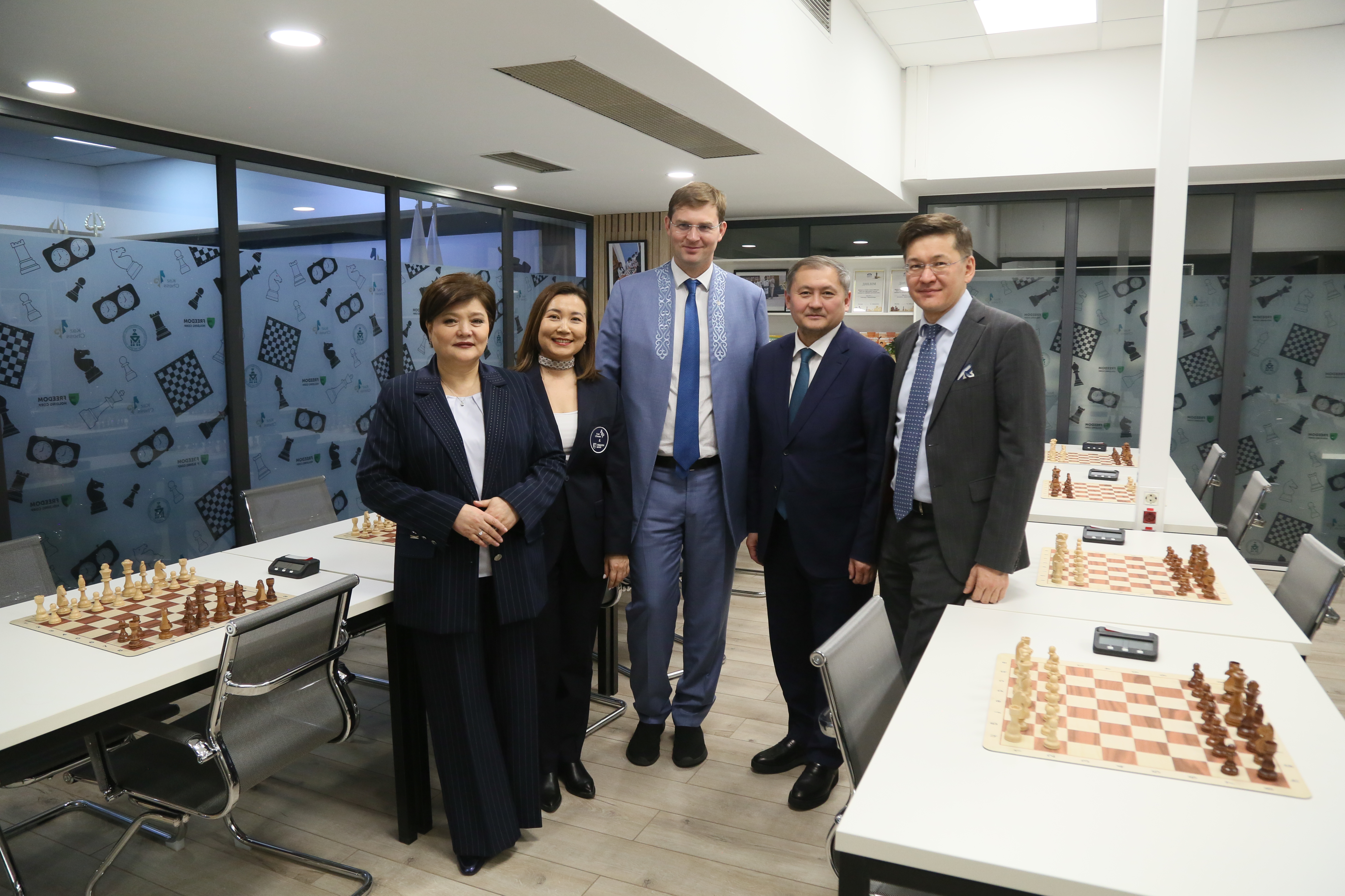 ساياسات نۇربەك: ءار بالا مەكتەپ كەزىنەن شاحماتتى جەتىك مەڭگەرۋى ءتيىس