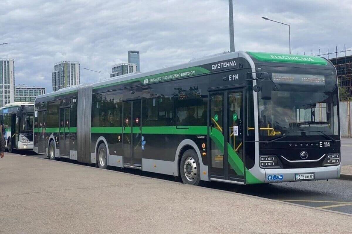 استانادا ءۇش جاڭا اۆتوبۋس باعىتى پايدا بولادى