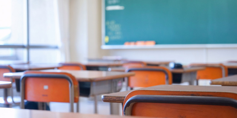 119 ملن تەڭگە جىمقىرعان: اتىراۋدا جەكەمەنشىك مەكتەپ ديرەكتورىنا ۇكىم شىقتى