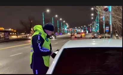 بەينەكامەرالار ماس جۇرگىزۋشى مەن جول ەرەجەسىن بۇزعانداردى انىقتادى