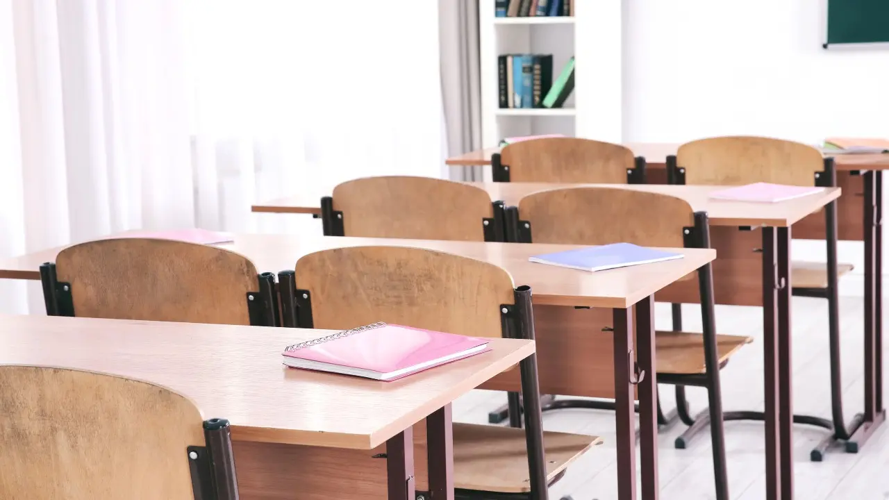 پەتروپاۆلدا نازارباەۆ زياتكەرلىك مەكتەبىنىڭ وقۋشىسى ءۇشىنشى قاباتتان قۇلاپ كەتكەن