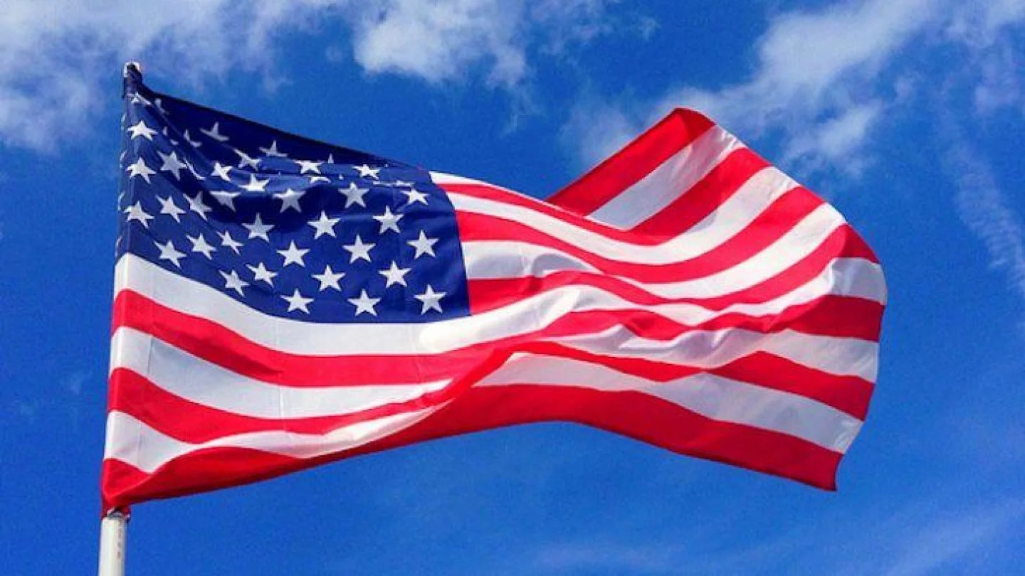 ترامپ اقش-قا يمپورتتالاتىن بارلىق تاۋارعا 10 پايىز باج سالىعىن ەنگىزدى