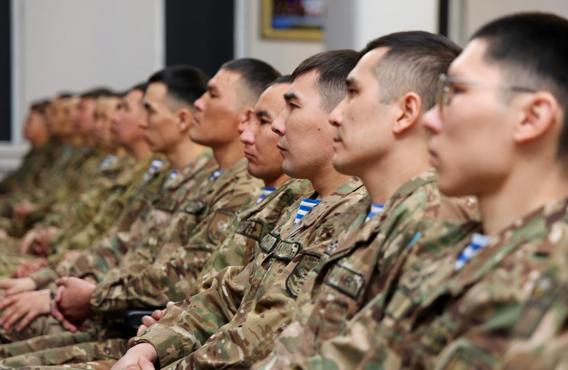 قازاق اسكەريلەرى گولان جوتالارىنا اتتانادى