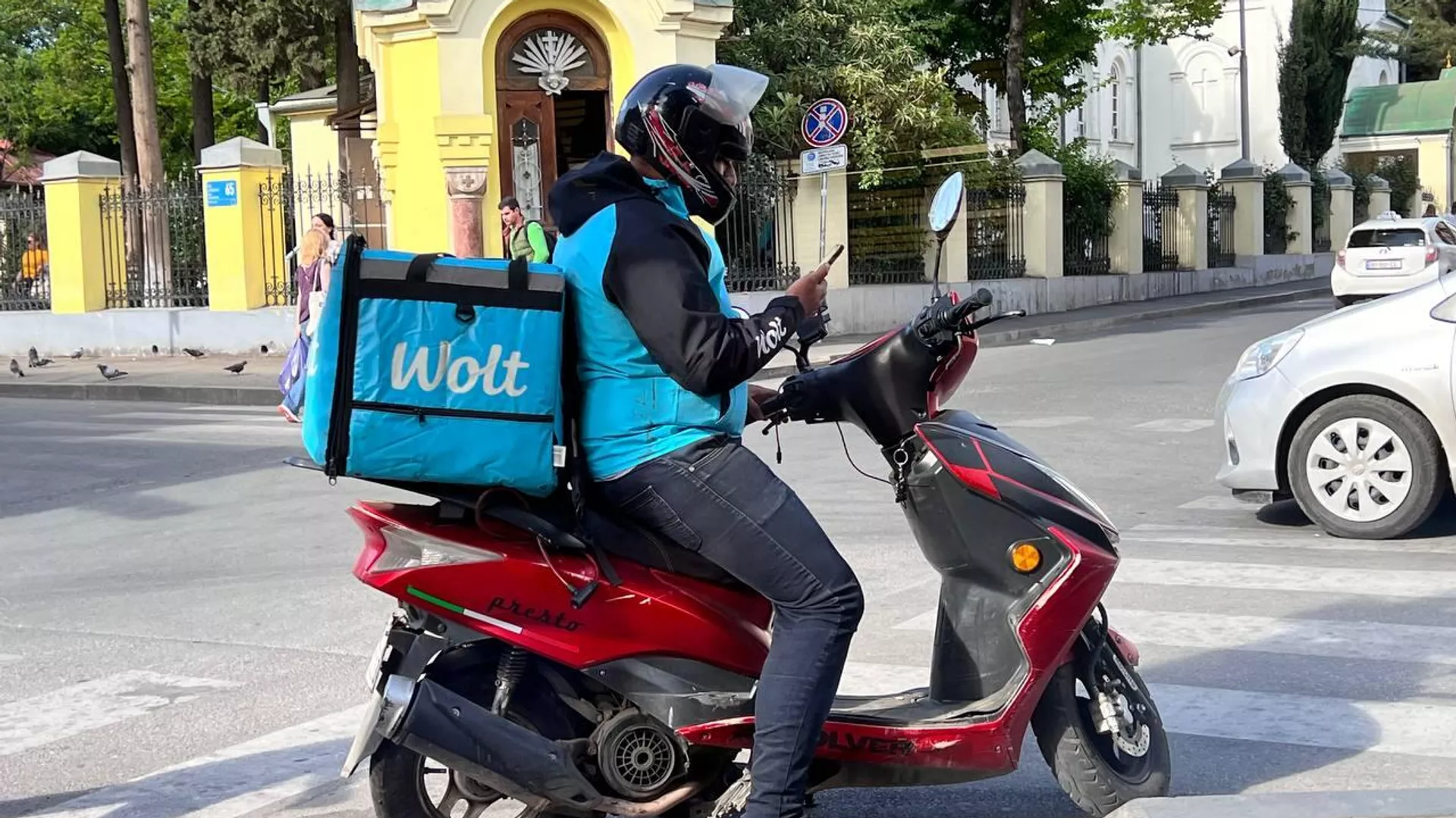 گرۋزيادا قازاقستان ازاماتتارىنا قانداي جۇمىس ىستەۋگە تىيىم سالىنادى؟