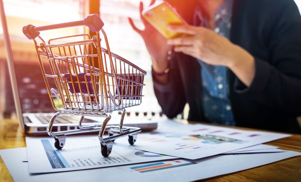 ەلىمىزدە زاۋىت ەمەس, ساۋدا ورتالىقتارى كوپ سالىنادى: ساندار سويلەسىن