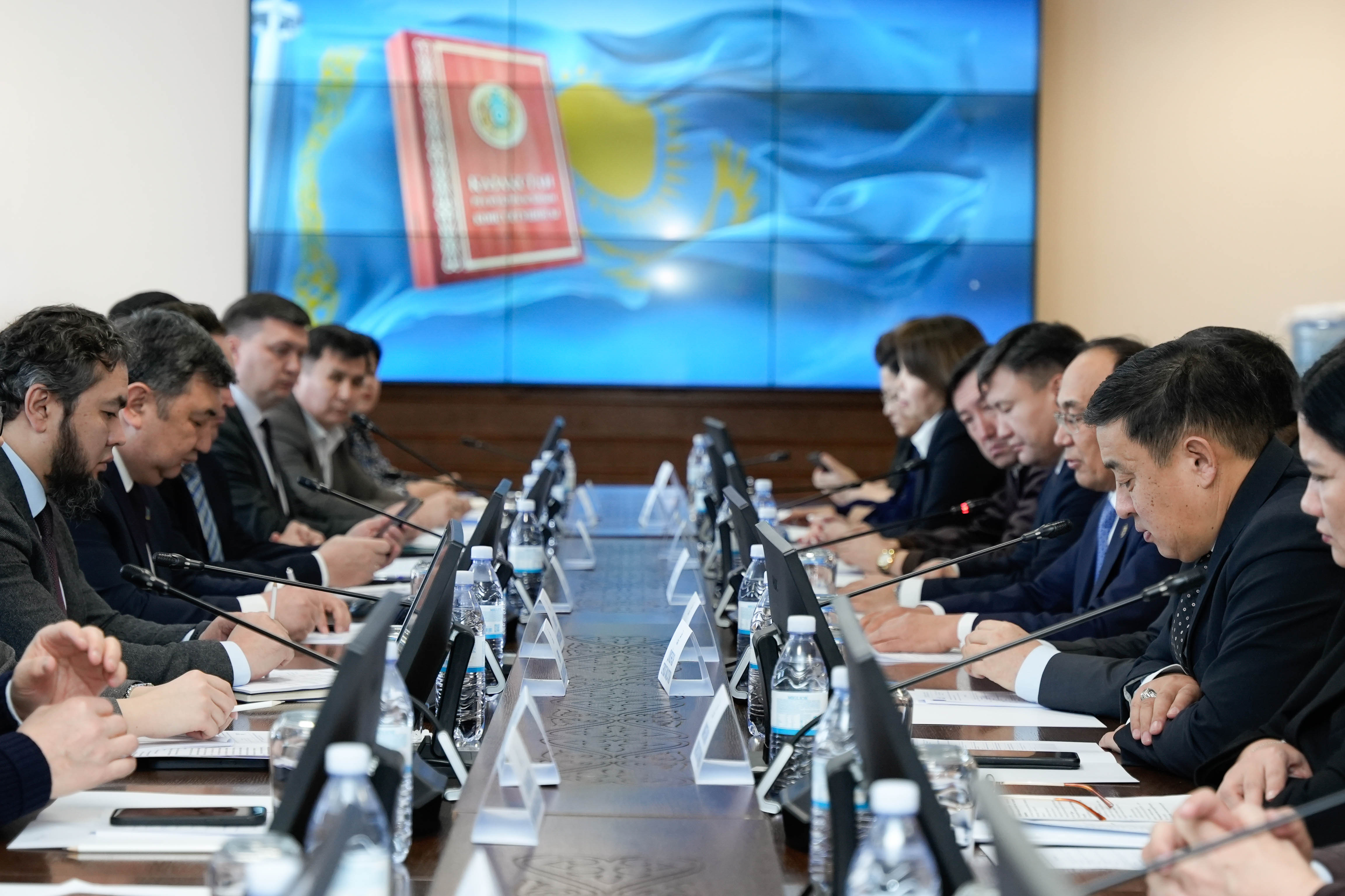 اتا زاڭ جوباسى تۋرالى عالىمدار پىكىرى