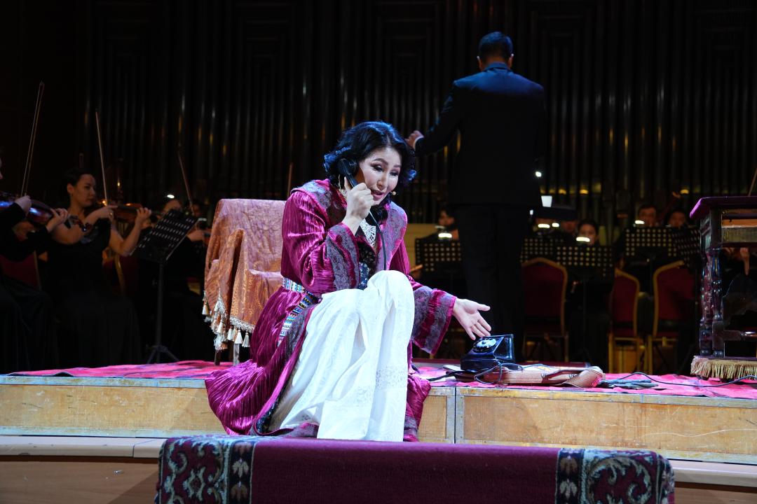 قازاق ساحناسىنداعى فرانتسۋز تۋىندىسى