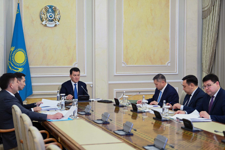 رەس­پۋبليكالىق كوميسسيا­نىڭ كەزەكتى وتىرىسى