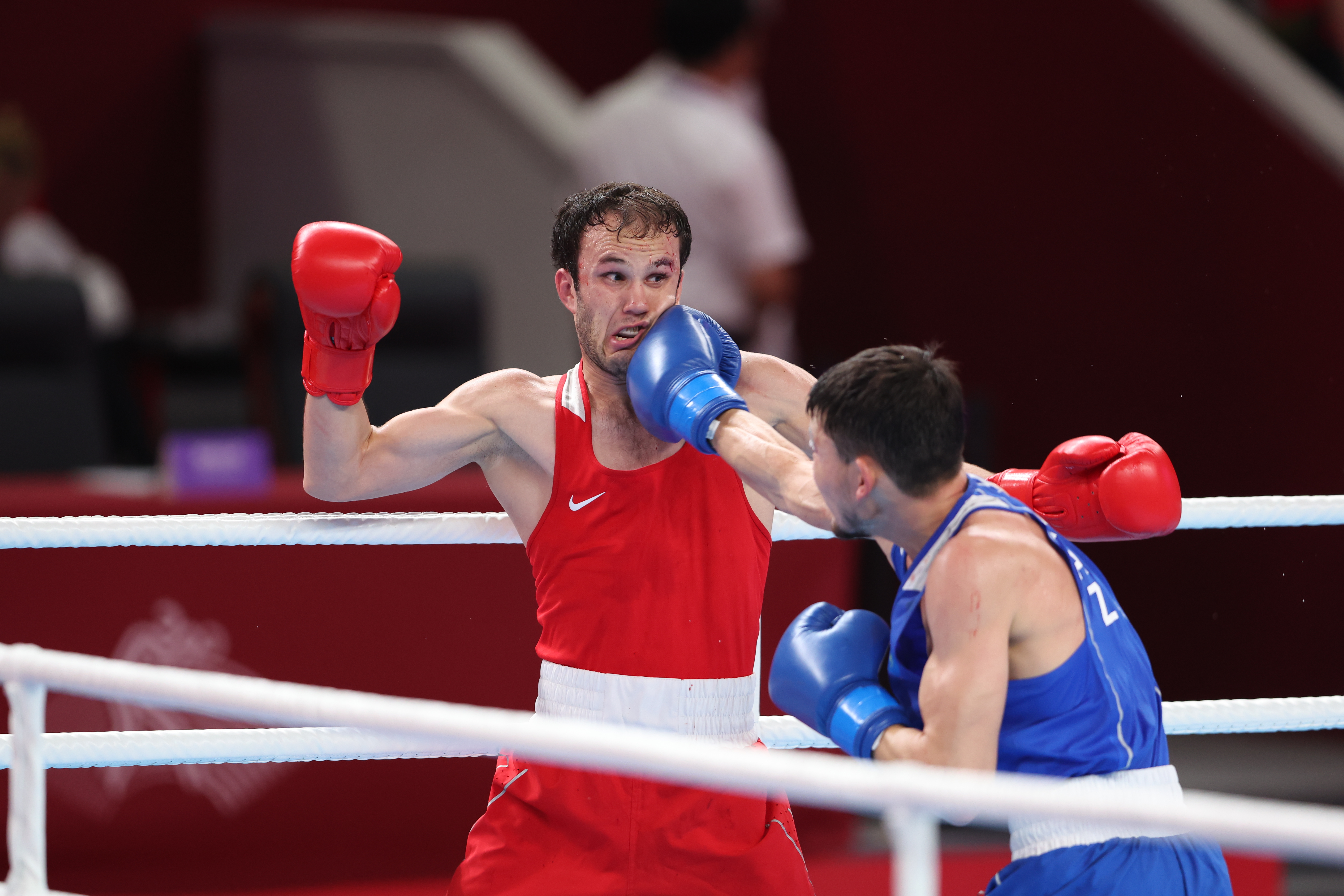 سوفياداعى بوكس باسەكەسى: قازاقستاننىڭ 15 بىلعارى قولعاپ شەبەرى رينگكە كوتەرىلدى