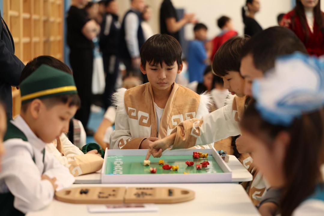 جادىمىزدى جاڭعىرتقان سايىستار