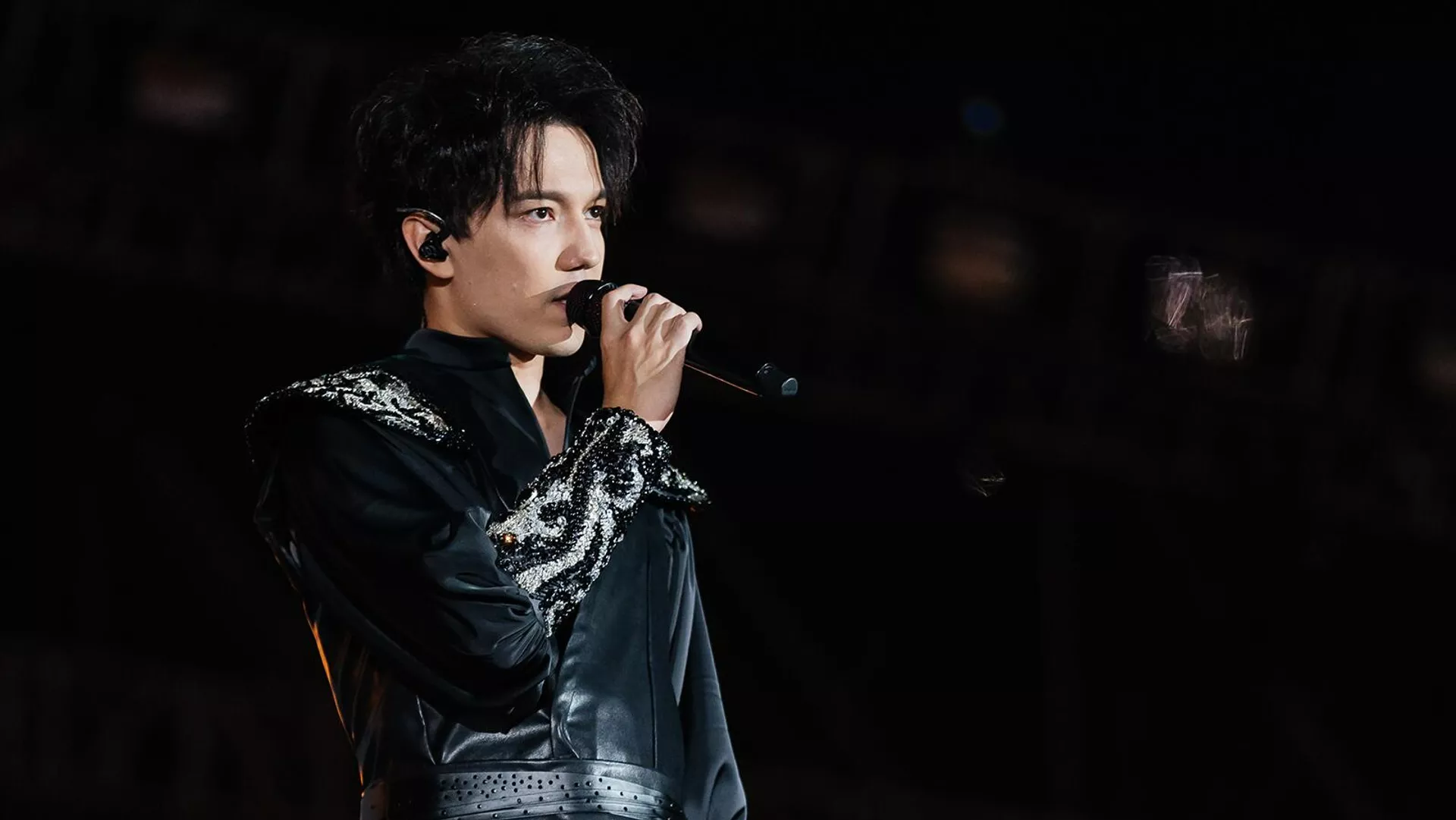 التى قۇرلىق تىڭداعان حابار: بەلگيا راديوسى ديماشتىڭ شىعارماشىلىعىن دارىپتەدى