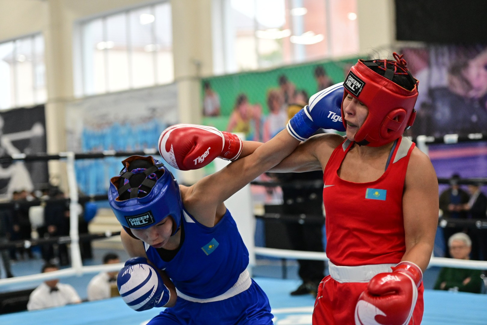 سوفياداعى شارشى الاڭدا ەلىمىزدىڭ ءتورت بوكسشىسى ءوزارا جۇدىرىقتاستى