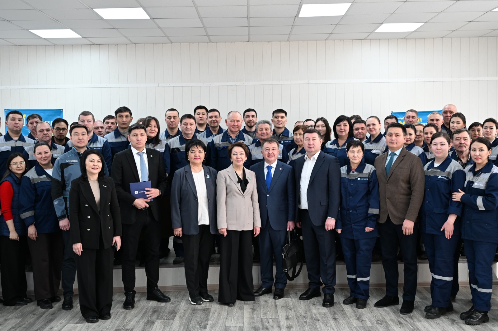 جالپىۇلتتىق كواليتسيا مۇشەلەرى اقتوبە جەو ۇجىمىمەن كونستيتۋتسيا جوباسىن تالقىلادى