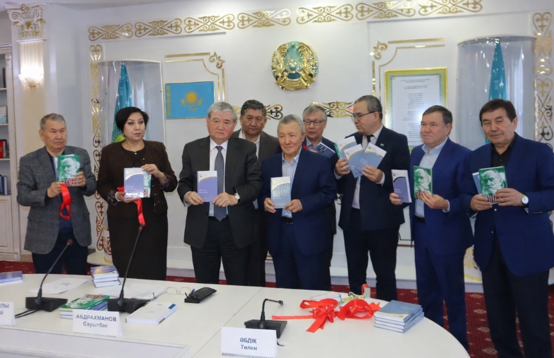 سىنشىنىڭ ەلەۋلى ەڭبەگى