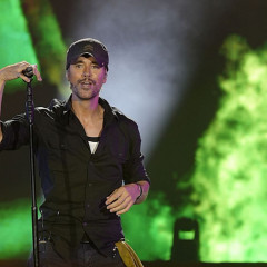 ەنريكە يگلەسياس قازاقستاندا كونتسەرت بەرەدى