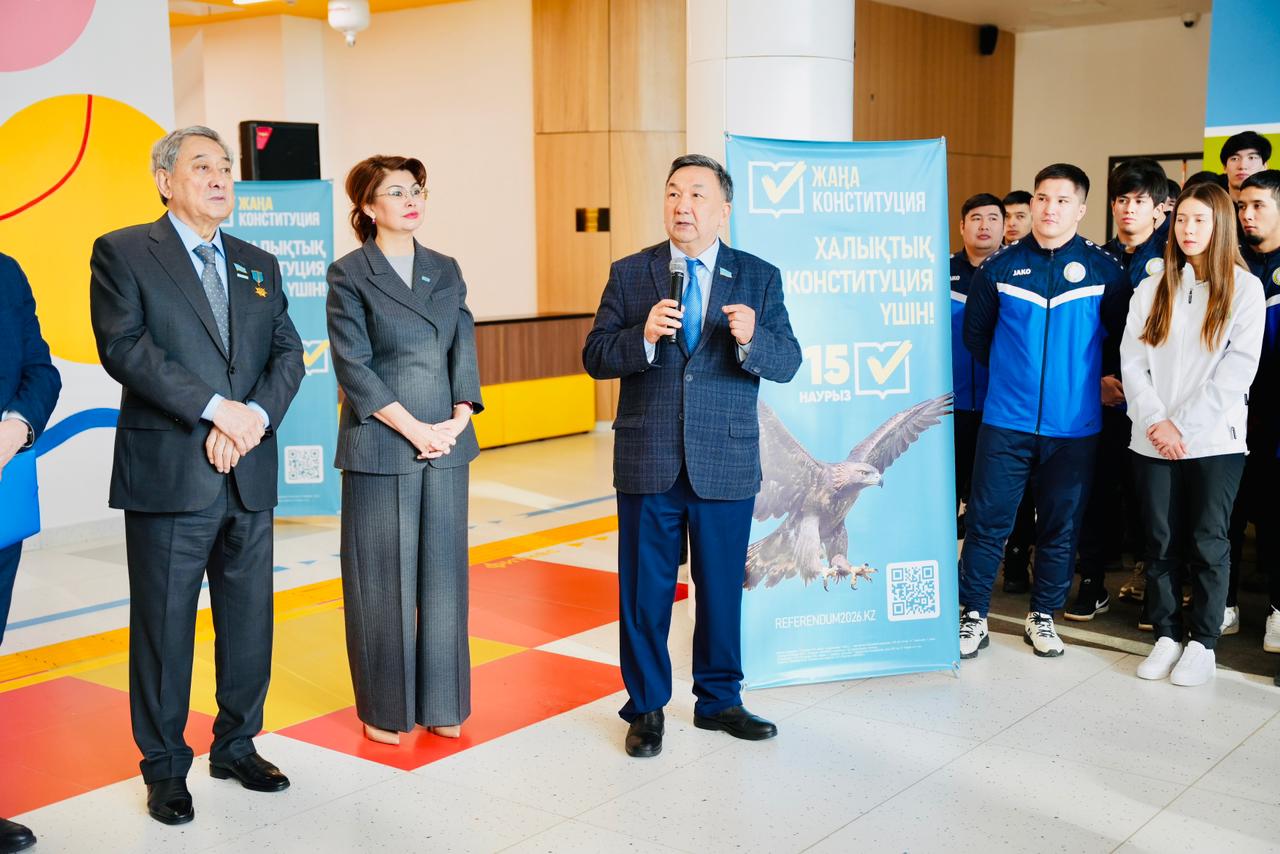 ورالدىڭ كرەاتيۆتى ءارى بەلسەندى جاستارى جاڭا كونستيتۋتسيا جوباسىن قولدادى