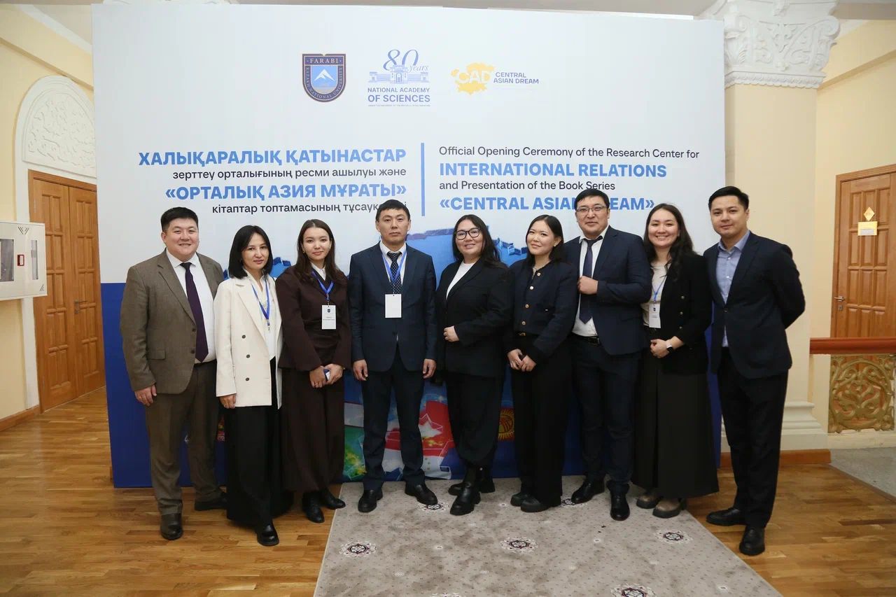 الماتىدا «ورتالىق ازيا مۇراتى» اتتى جاڭا مونوگرافيا تانىستىرىلدى