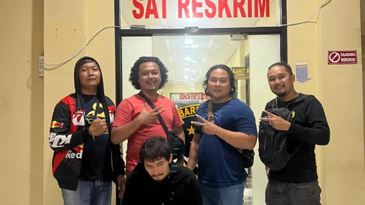 اتىراۋداعى ەرلى-زايىپتىنىڭ ءولىمى: كۇدىكتىنى ۇستاۋ ساتىنەن فوتو-ۆيدەو جاريالاندى