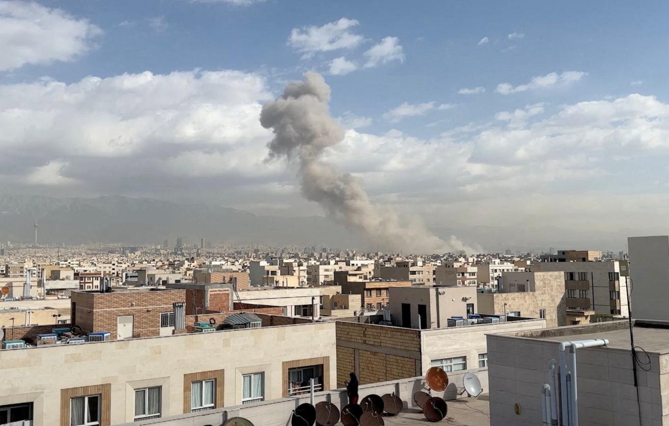 يران جاۋاپ رەتىندە يزرايلگە ونداعان زىمىران ۇشىردى