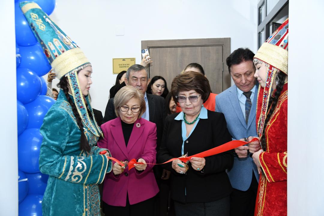 قايىم مۇحامەدحانوۆتىڭ تۋعانىنا 110 جىل تولۋىنا وراي حالىقارالىق سيمپوزيۋم ءوتتى