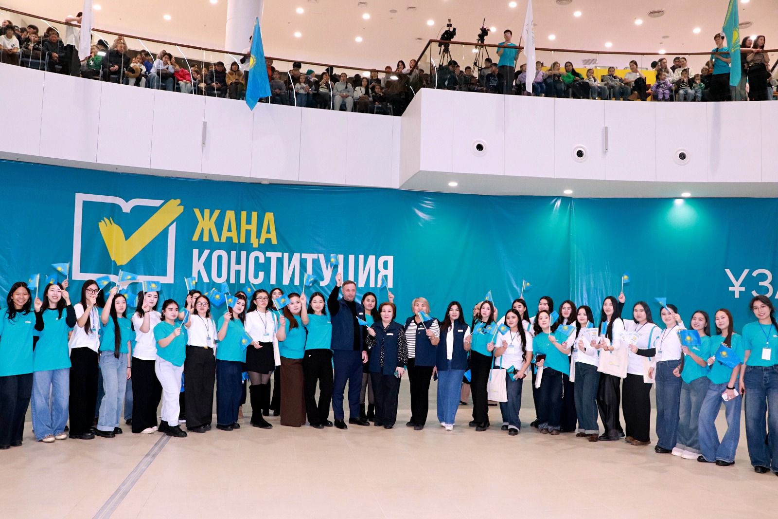 شىعىس وڭىرىندە وتكەن اۋقىمدى كونتسەرتكە 12 مىڭنان استام ادام جينالدى