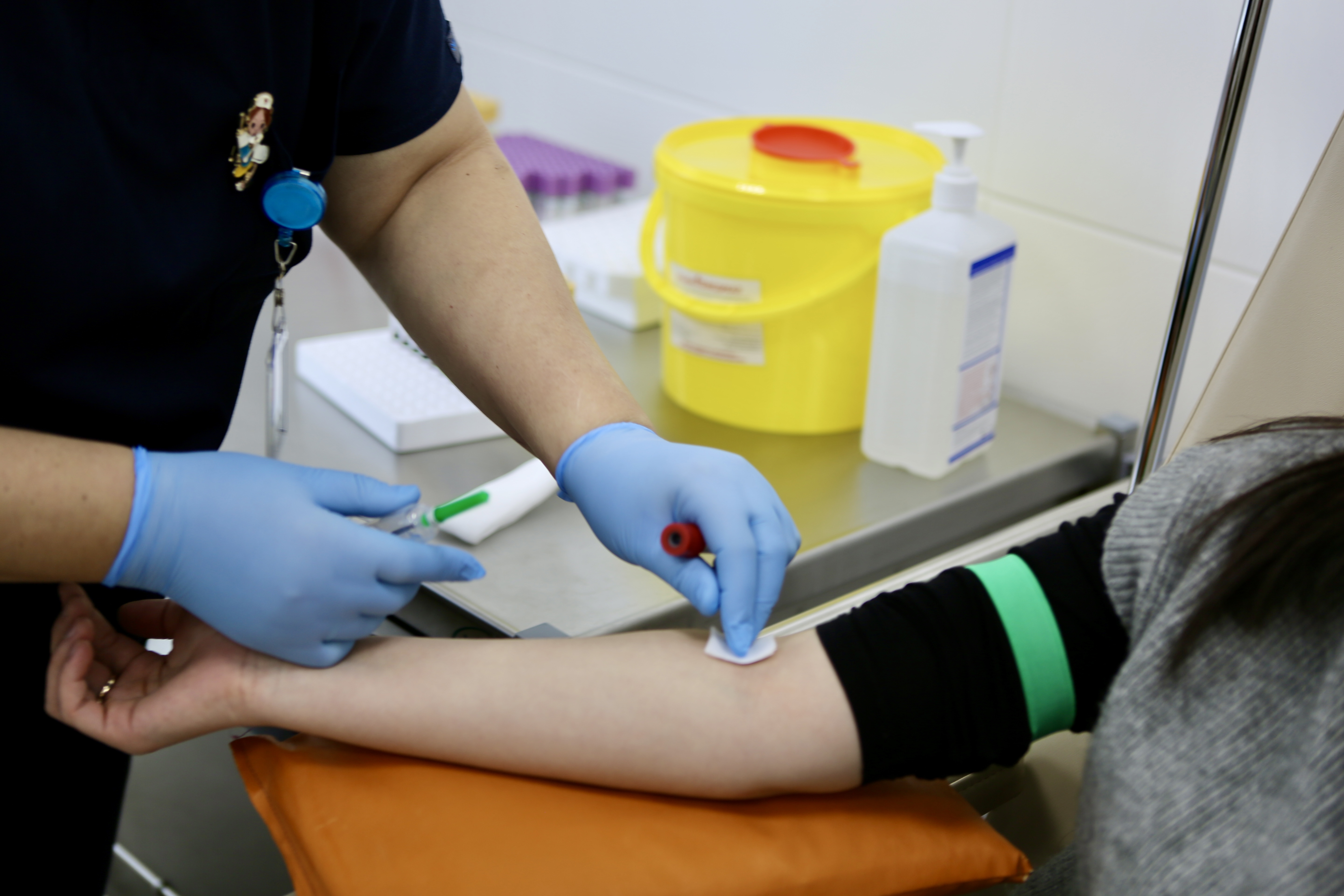 قىزىلشاعا قارسى ەكپە مەديتسينا قىزمەتكەرلەرىنە دە سالىناتىن بولدى