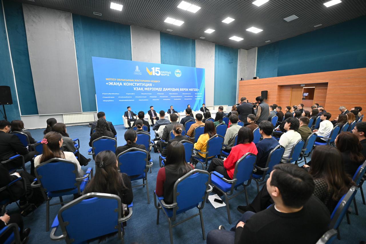 ماۋلەن اشىمباەۆ: كونستيتۋتسيالىق رەفورمانىڭ باسىم مىندەتى – ازاماتتاردىڭ ءال-اۋقاتىن ارتتىرۋ