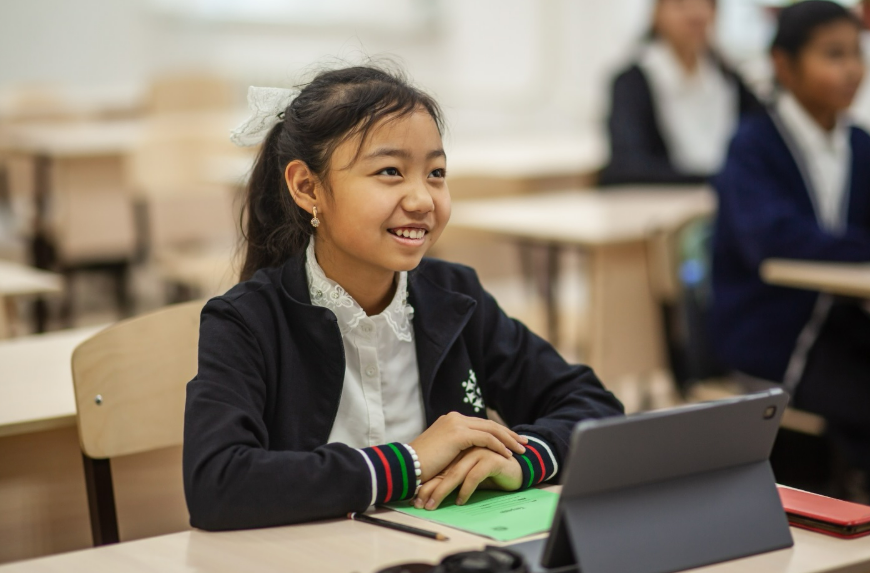 يۋنيسەف: جاڭا كونستيتۋتسيا تسيفرلىق داۋىردە جەكە دەرەكتەردى قورعاۋدى كۇشەيتەدى