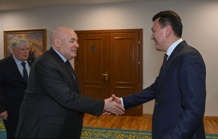 ەرلان قارين ميحايل شۆىدكويمەن كەزدەستى