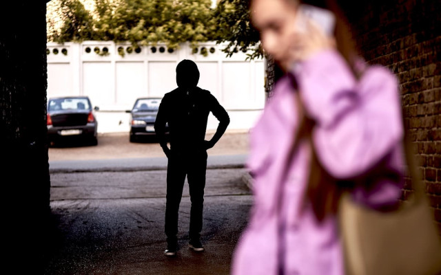 تەرەزەدەن سىعالاپ, مازاسىن العان: اتىراۋ وبلىسىندا ستالكينگ تۋرالى جاڭا باپ نەگىزىندە ۇكىم شىقتى