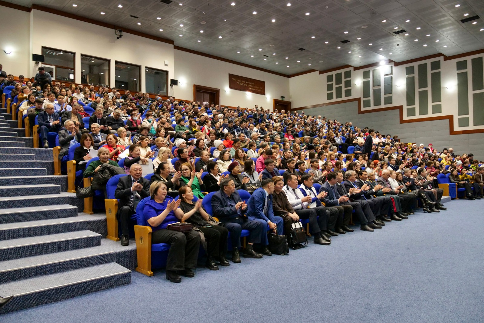 استانادا جاڭا كونستيتۋتسيا جوباسى بويىنشا اۋقىمدى ءتۇسىندىرۋ جۇمىستارى ءوتتى