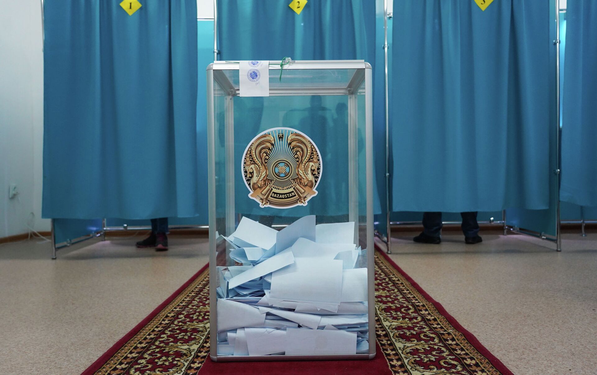 رەفەرەندۋم: تاياۋ شىعىس ەلدەرىندەگى ۋچاسكەلەر ۋاقىتشا جۇمىس ىستەمەيدى