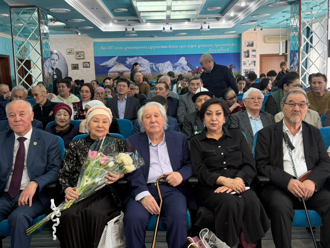 ولەڭمەن ورىلگەن ءومىر