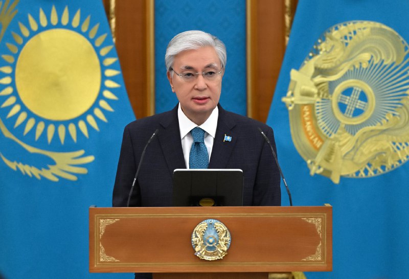 پرەزيدەنت ايەلدەر قاۋىمىن مەملەكەتتىك ناگرادامەن ماراپاتتادى