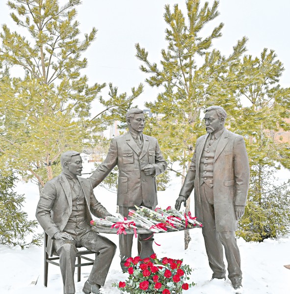 ۇلت كوسەمىنە قۇرمەت