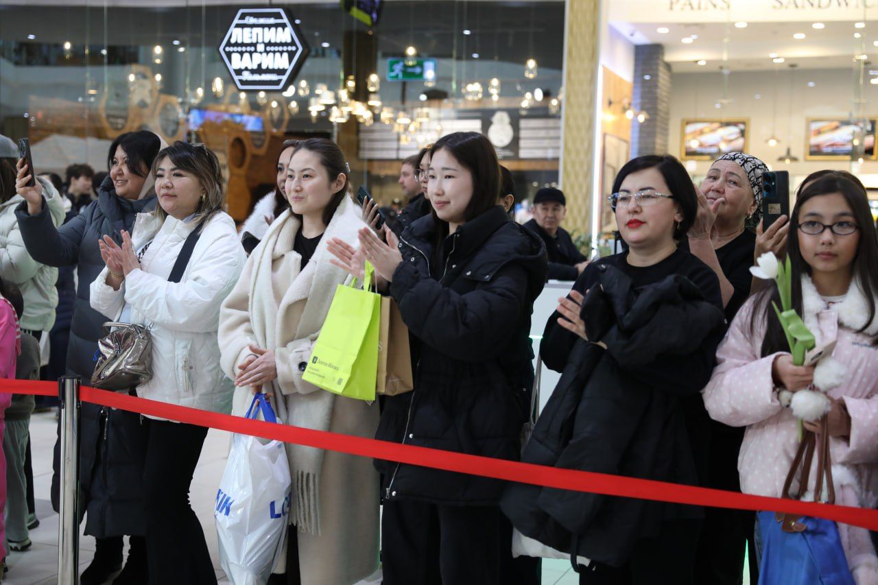 اسكەري وركەسترلەر مەرەكە شىرايىن كىرگىزدى