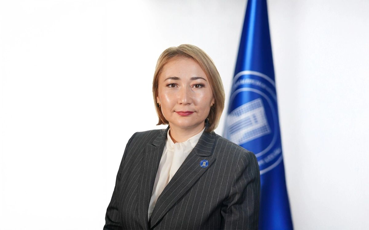 قۇرالاي سادىقوۆا, ساراپشى: كونستيتۋتسيالىق ترانسفورماتسيا – ماڭىزدى بەتبۇرىس