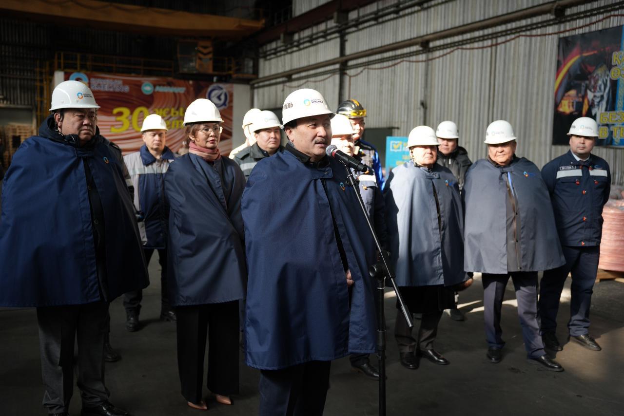 «Kazkat» زاۋىتىنىڭ قىزمەتكەرلەرى كونستيتۋتسيالىق رەفورمانى قولدادى