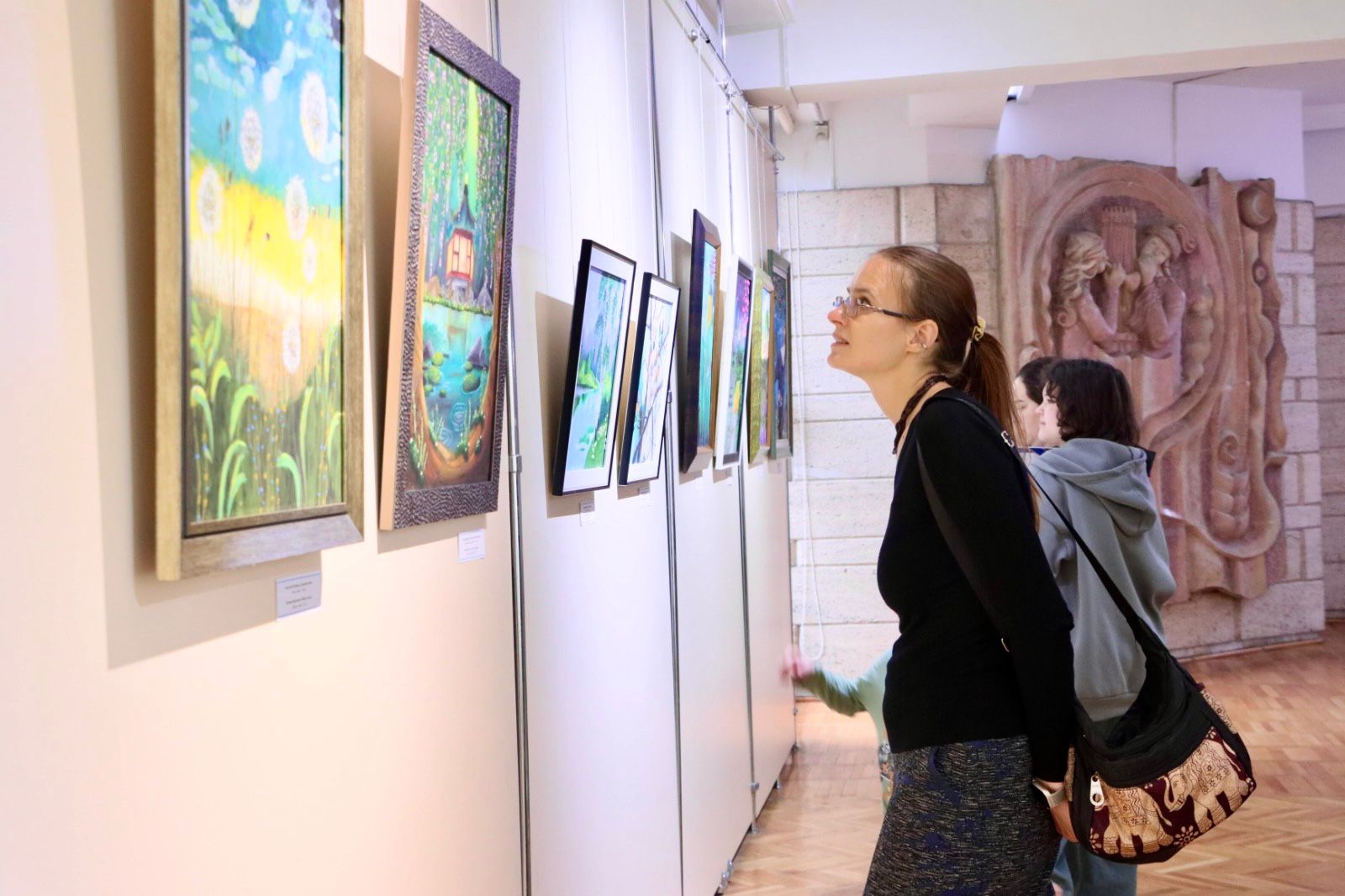 الماتىدا بالدىرعان سۋرەتشىلەردىڭ كورمەسى اشىلدى