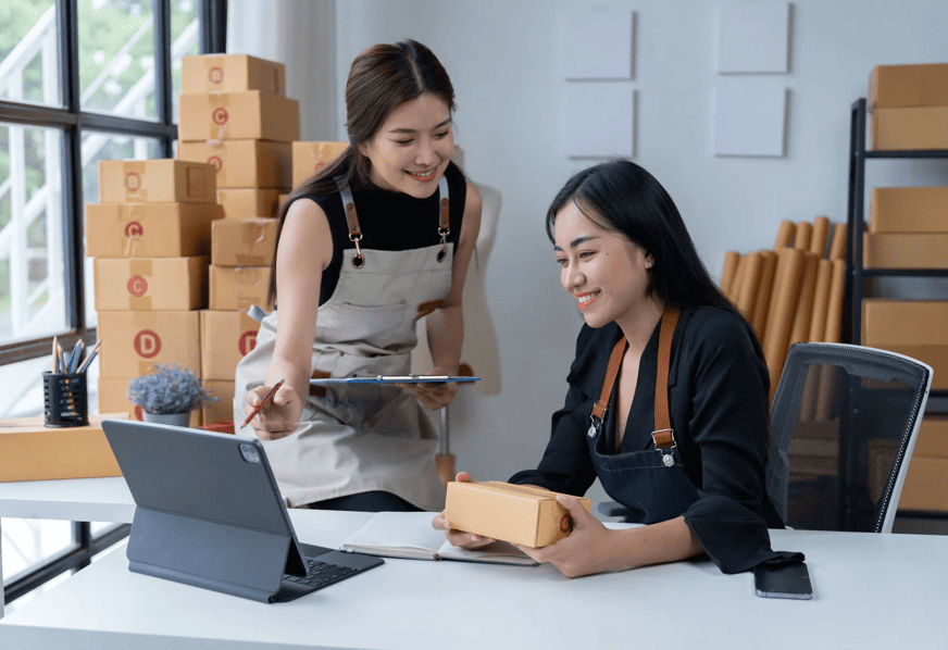 قازاقستاندا بيزنەسپەن اينالىساتىن ايەلدەرگە كىمدەر كومەكتەسەدى؟