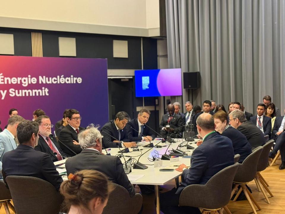 پاريجدەگى سامميت: الەم ەلدەرىنىڭ اتوم سالاسىنداعى ىنتىماقتاستىعى نىعايا بەرەدى