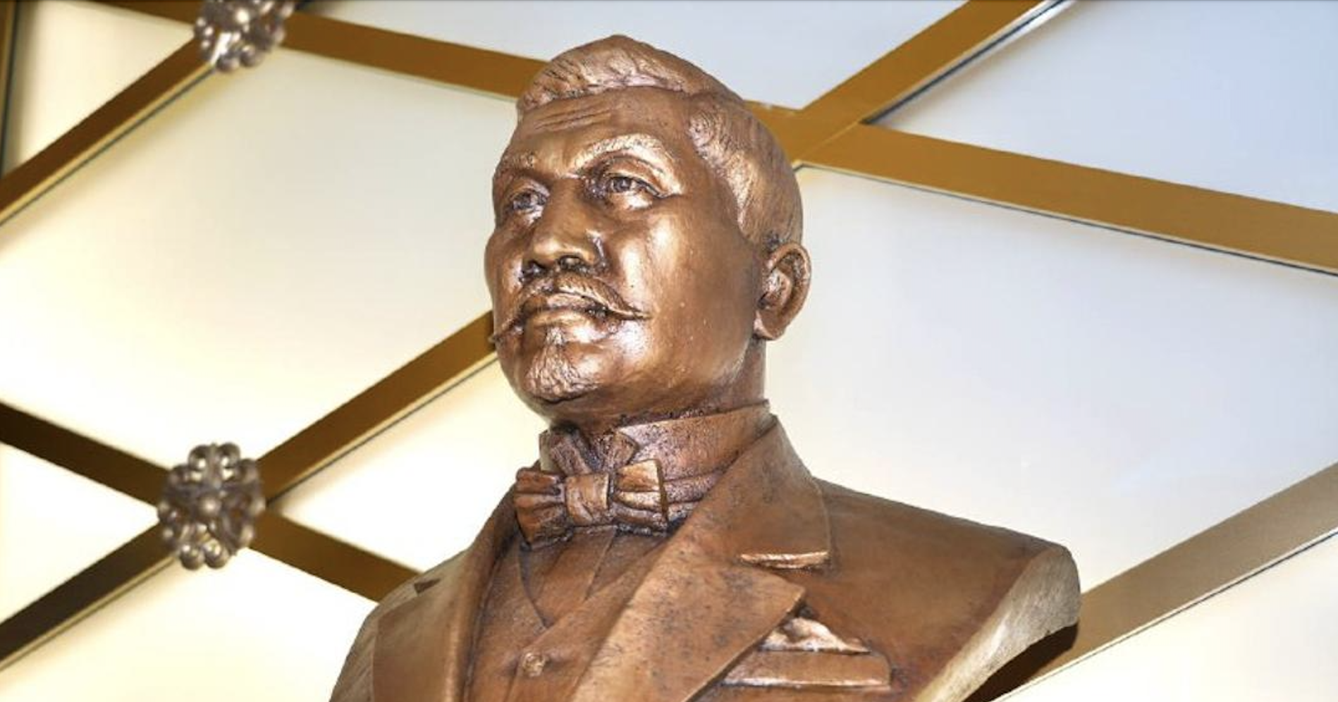 ماسكەۋدە ءاليحان بوكەيحانوۆقا بيۋست ورناتىلدى