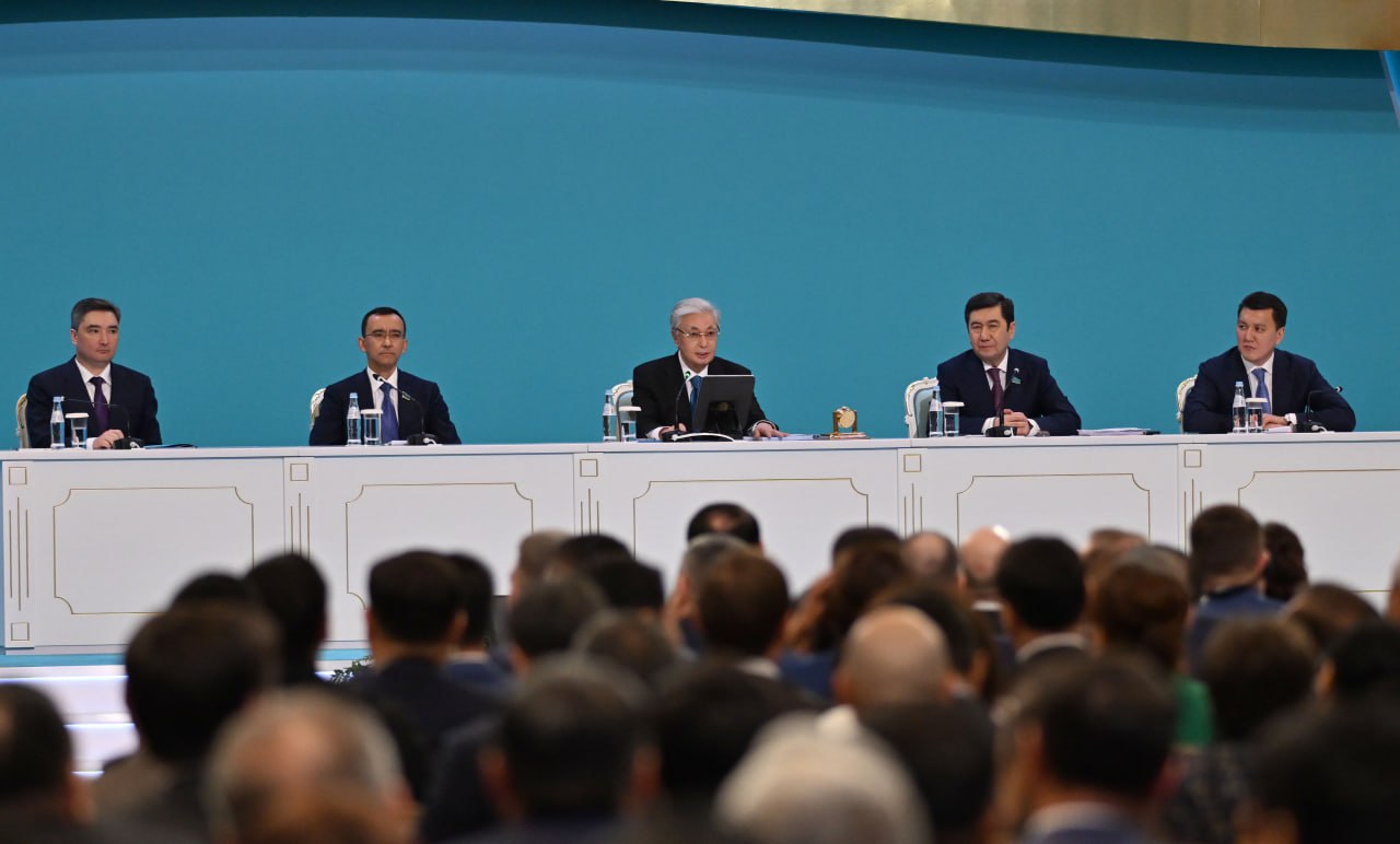 حالىقتىڭ سەنىمىن اقتاۋدان ارتىق ابىروي جوق: مەملەكەت باسشىسى ءماسليحات دەپۋتاتتارىنا نە دەدى؟