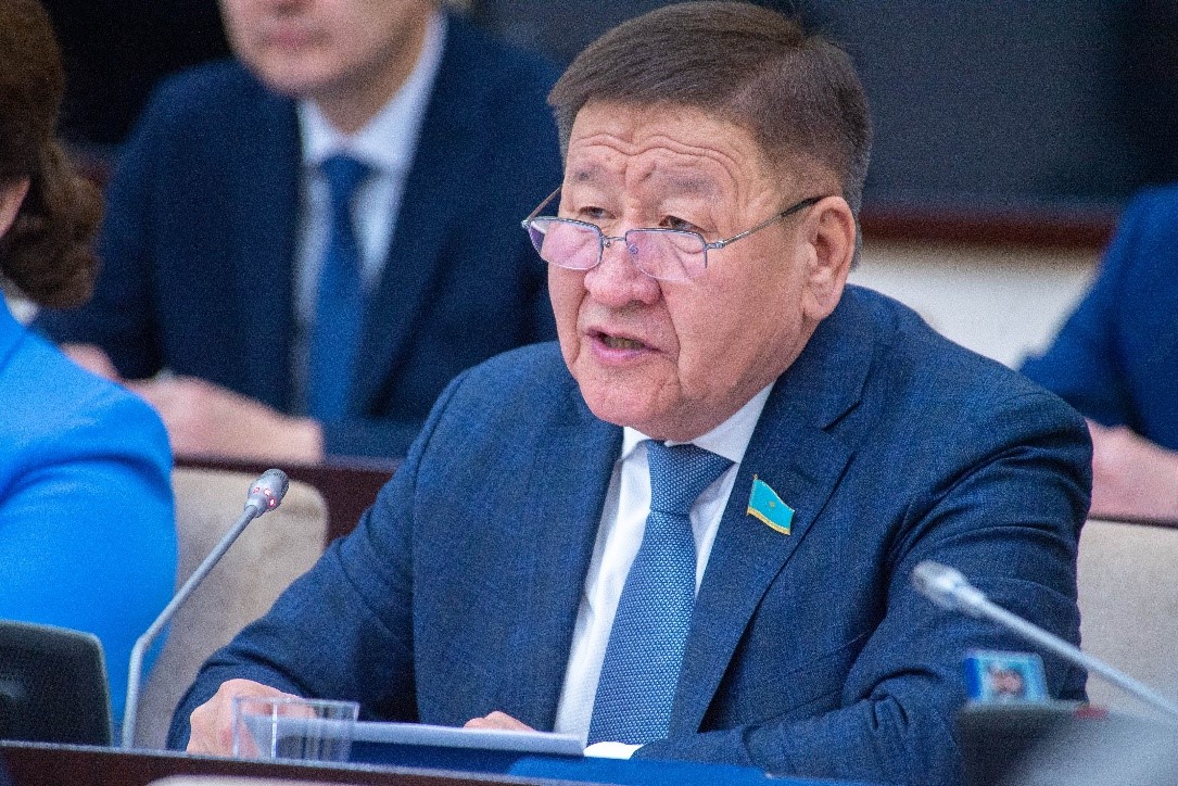 بىرلەسكەن جۇمىس – ناقتى ناتيجەگە قول جەتكىزەدى