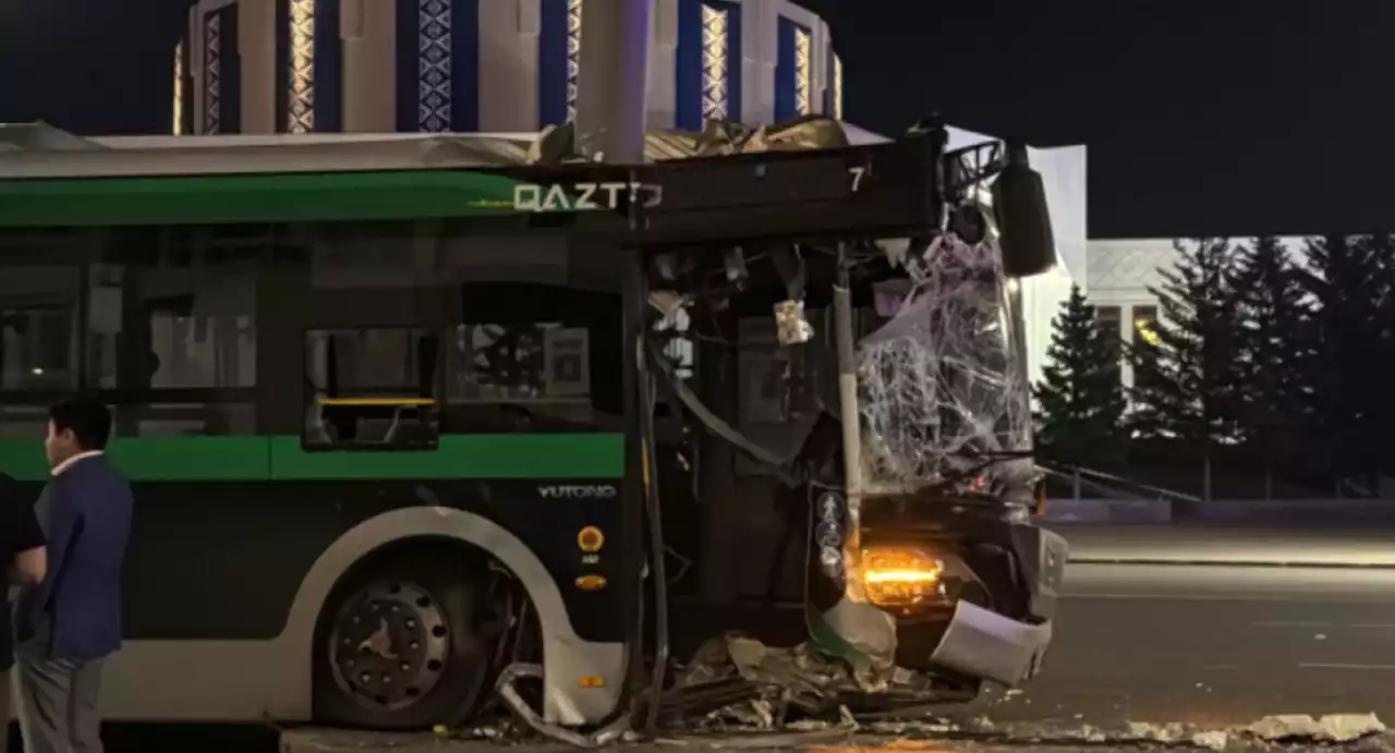 استانادا اۆتوبۋس اپاتى نەگە جيىلەدى؟