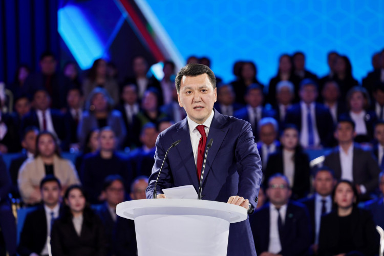 ەرلان قارين:  كونستيتۋتسيالىق رەفورما – قوعام بىرلىگى مەن حالىق ىنتىماعىنىڭ ايعاعى