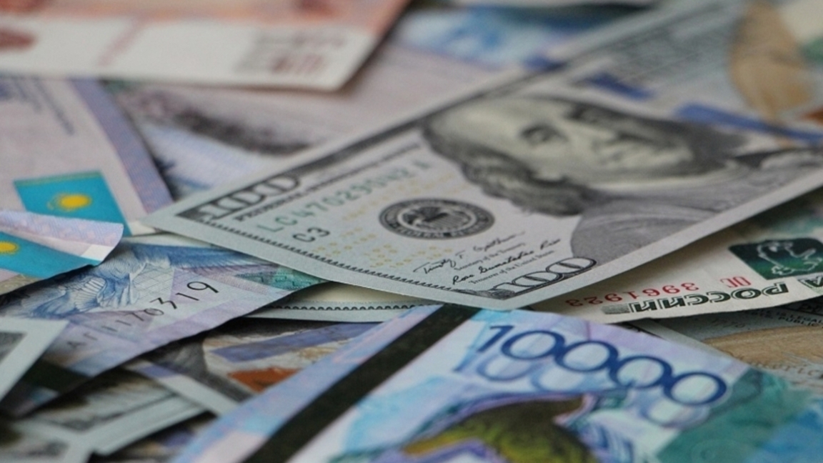 15 ناۋرىزدا دوللار مەن تەڭگە قانشادان ساۋدالانىپ جاتىر؟